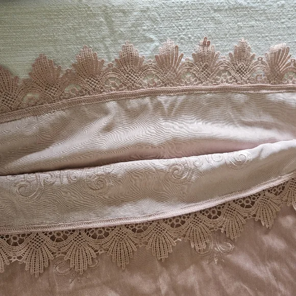 Soft Pink Long-Sleeve Midi Dress with Tassel Waist - Picture 8 of 8